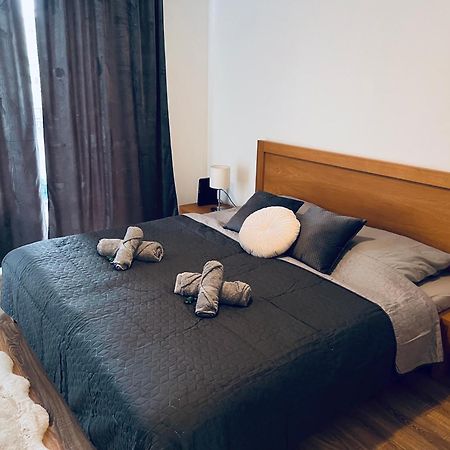 Old Town City Center Apartment 1 - Private Parking Included Košice Eksteriør billede