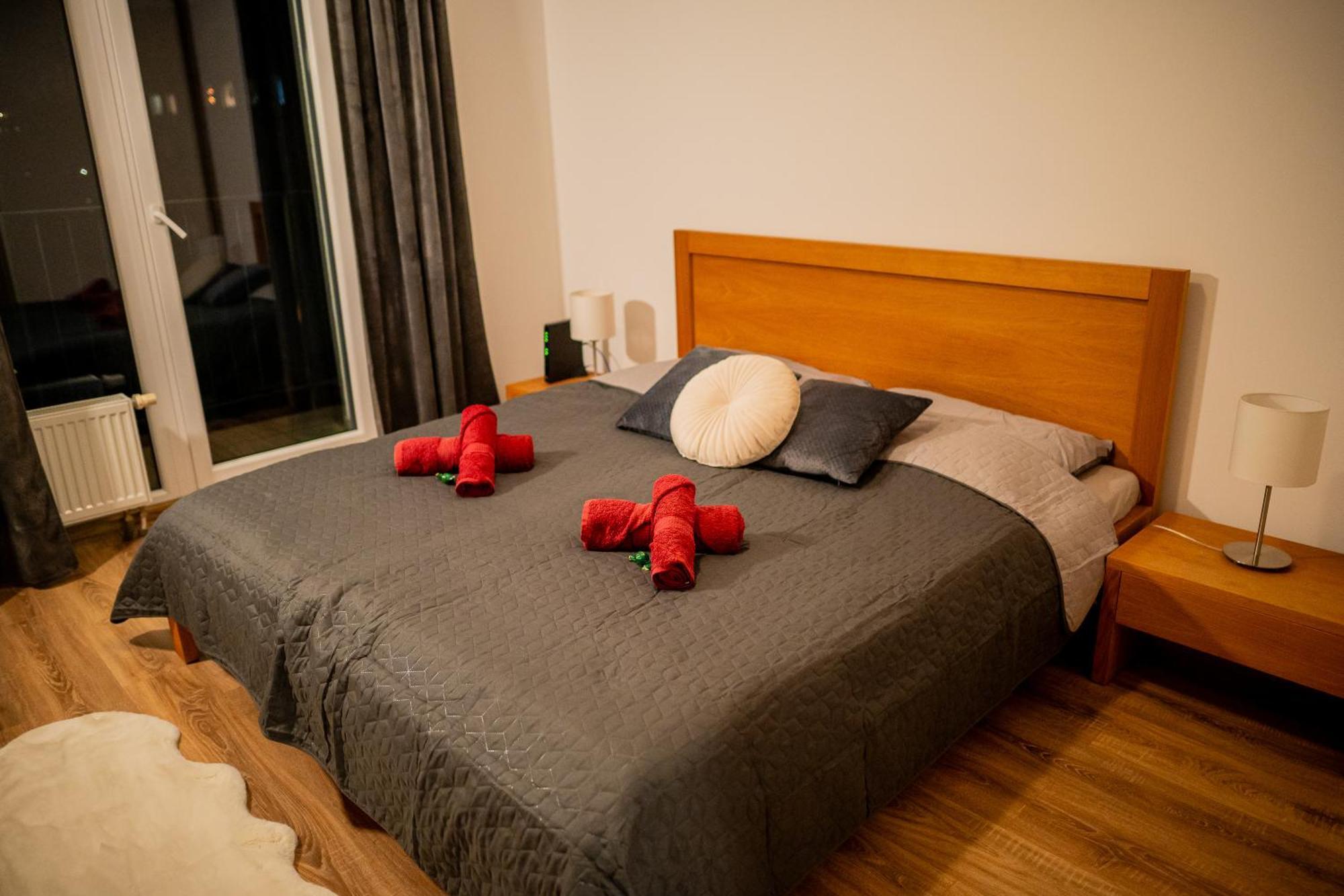 Old Town City Center Apartment 1 - Private Parking Included Košice Eksteriør billede
