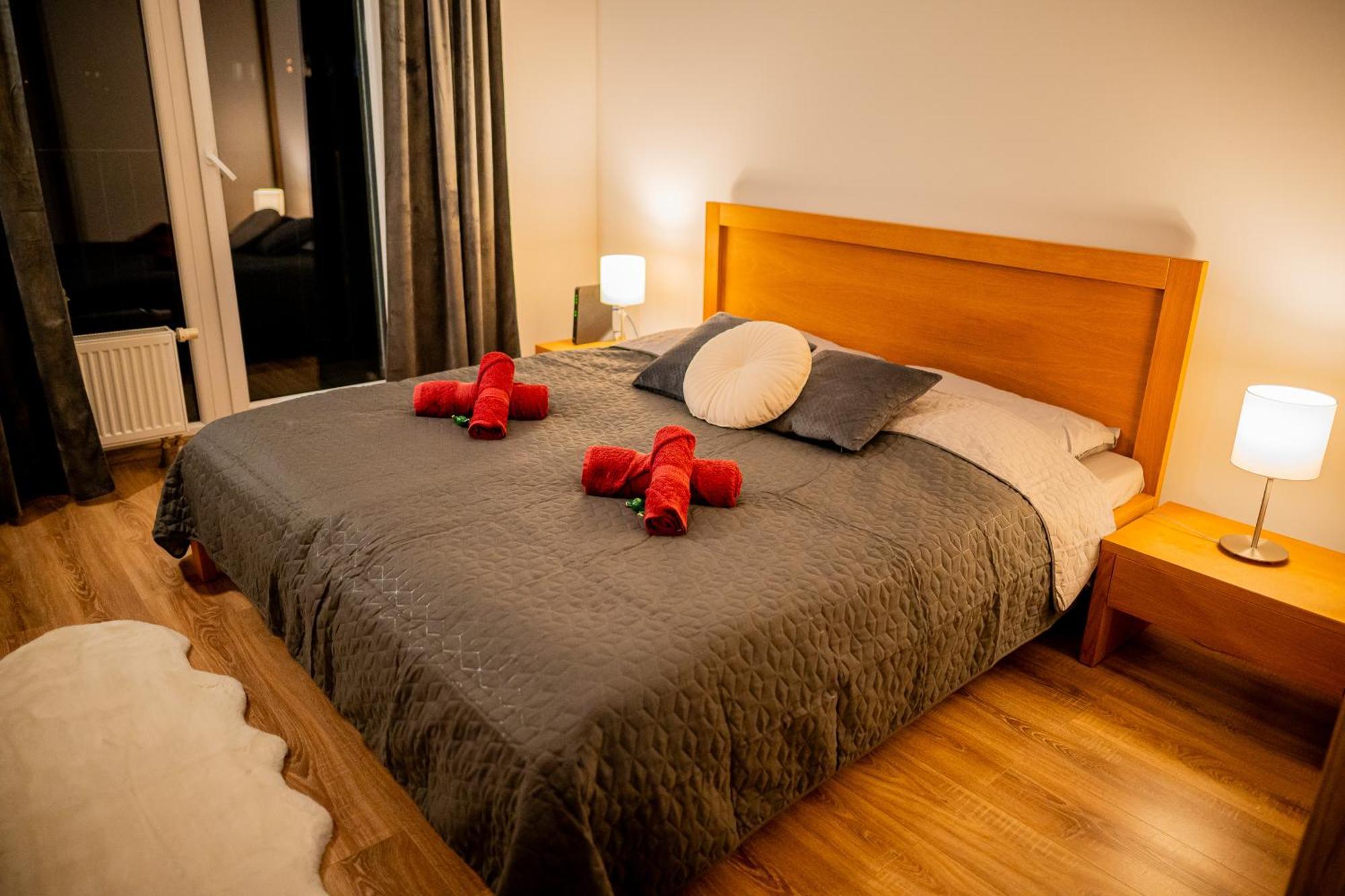 Old Town City Center Apartment 1 - Private Parking Included Košice Eksteriør billede